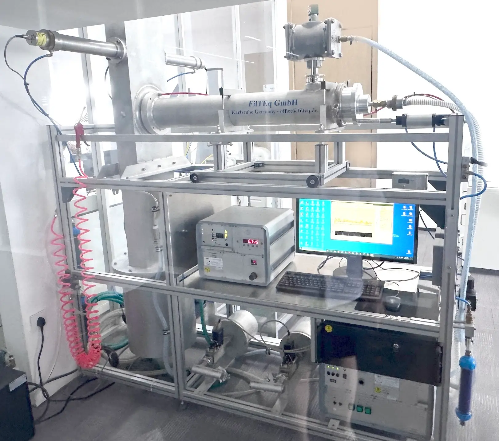 VDI filter media performance testing equipment used to simulate operating conditions and verify industrial filter media performance.